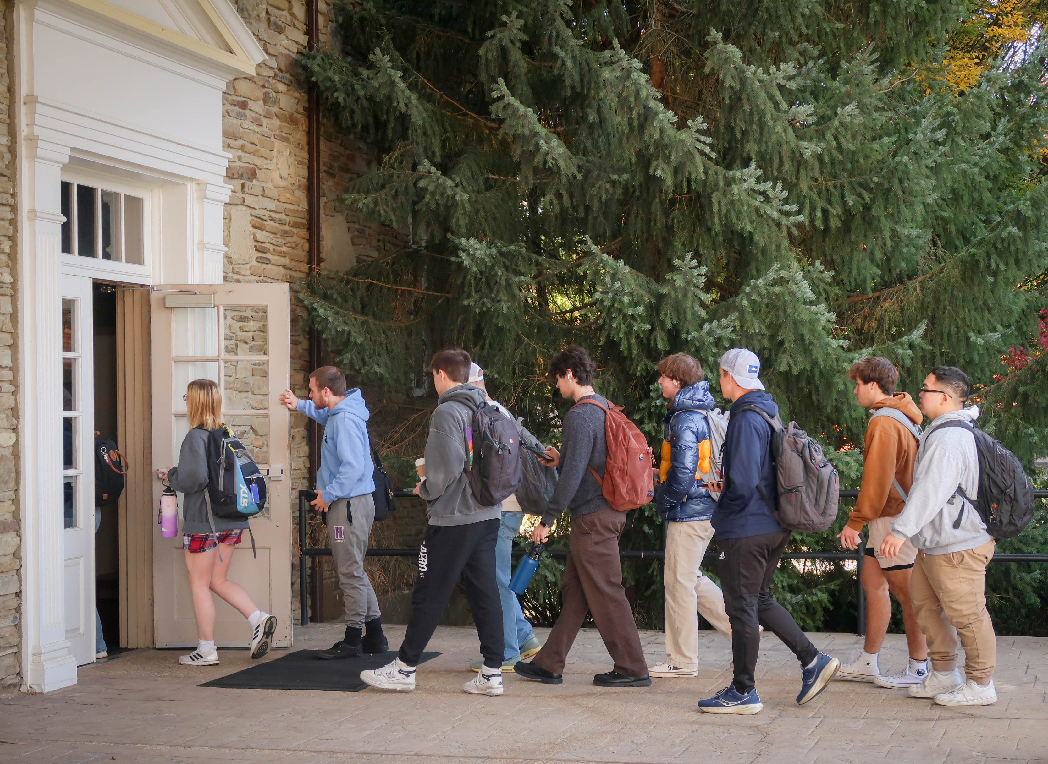 Students walking into the chapel